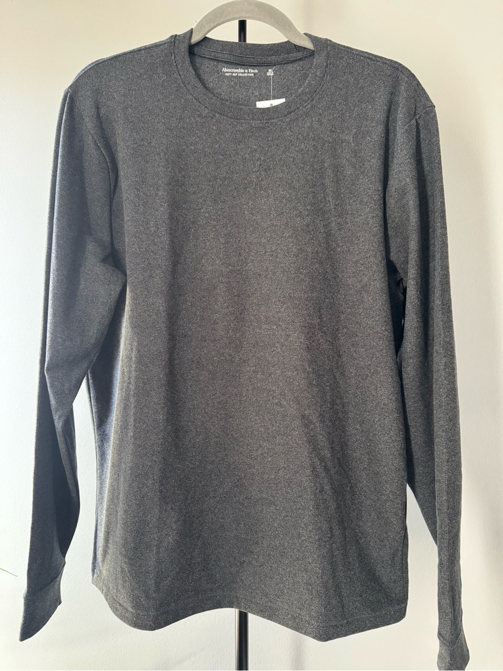 Abercrombie & Fitch Men’s Long-Sleeve Crew in Dark Heather Gray